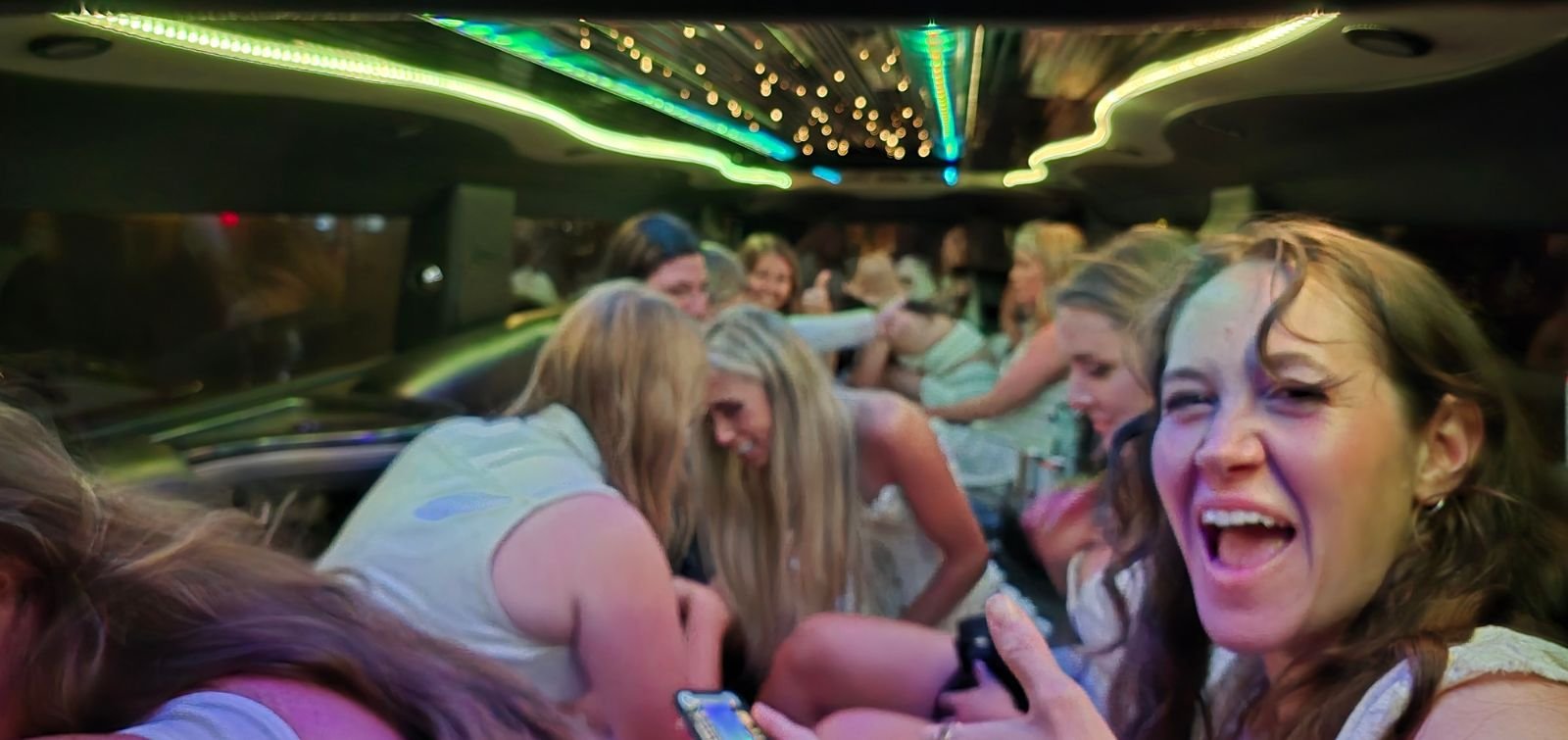 Vaughan Hummer Limo
